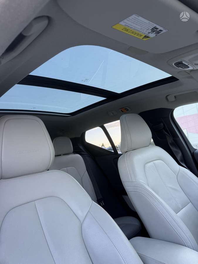 Volvo XC40 - 11