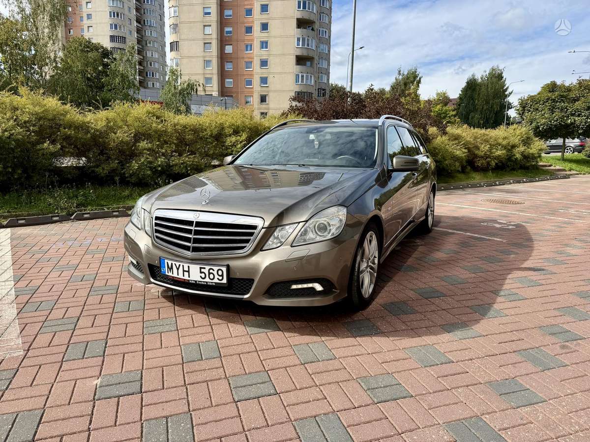 Mercedes-Benz E220 - 1
