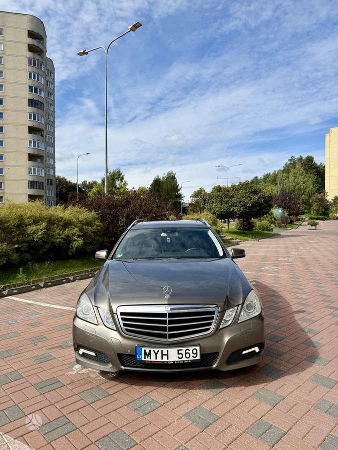 Mercedes-Benz E220 - 2