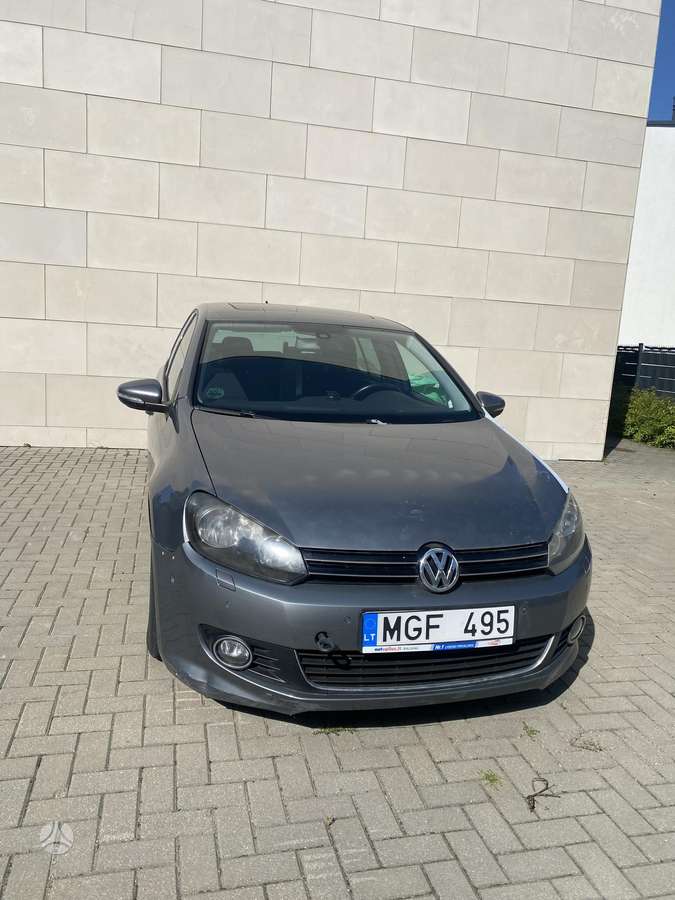 Volkswagen Golf - 1