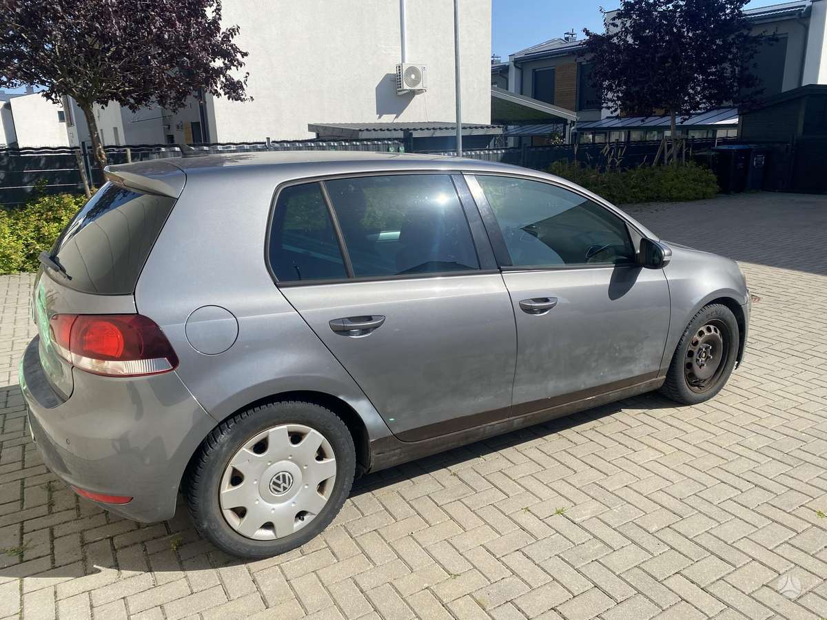 Volkswagen Golf - 11
