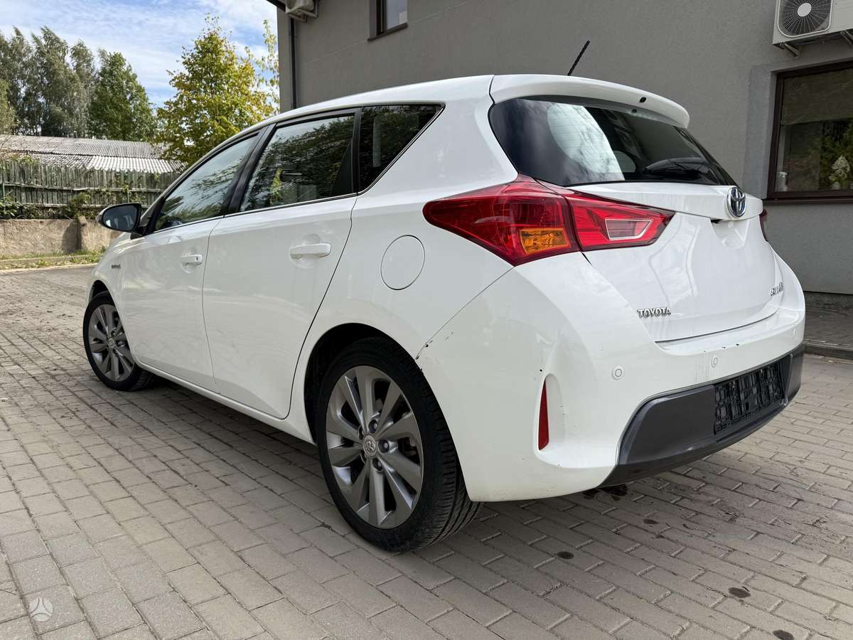 Toyota Auris - 4