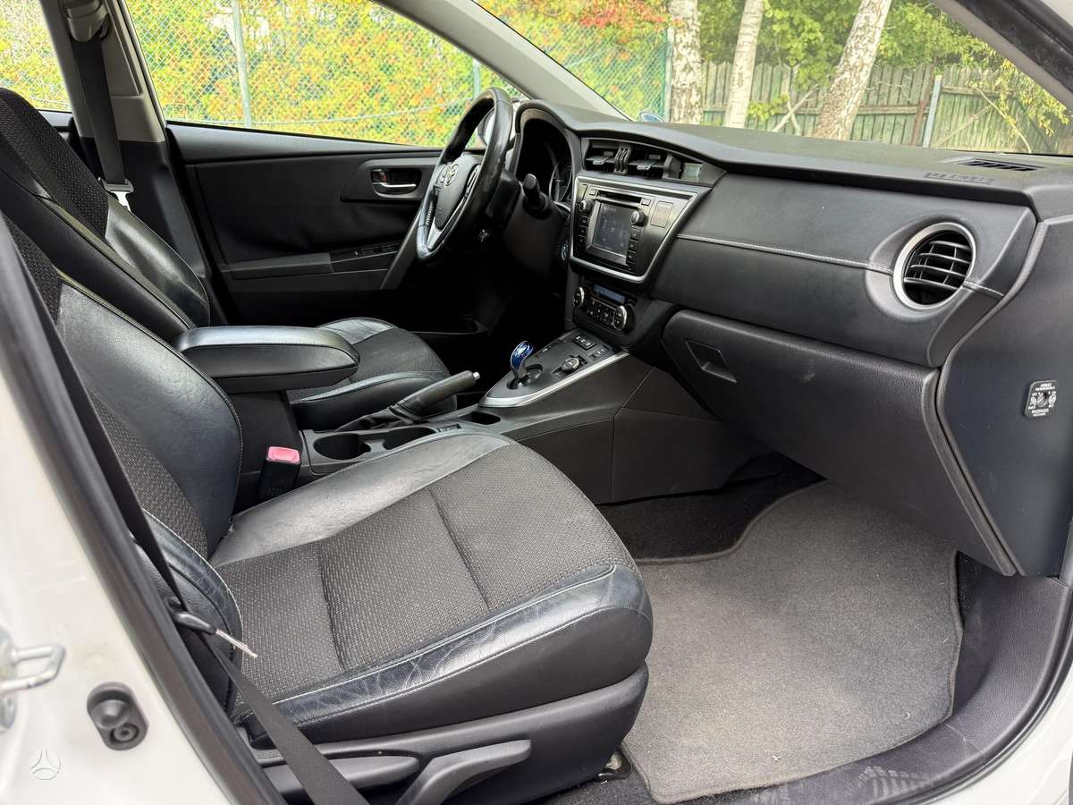 Toyota Auris - 10