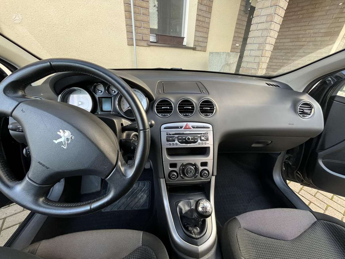 Peugeot 308 - 8