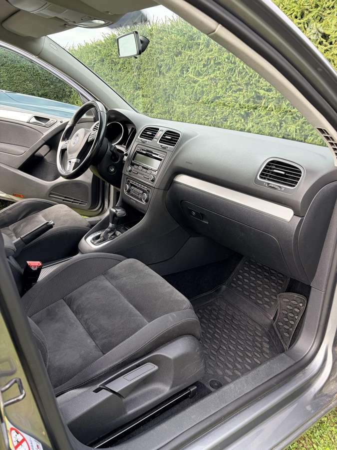 Volkswagen Golf - 10