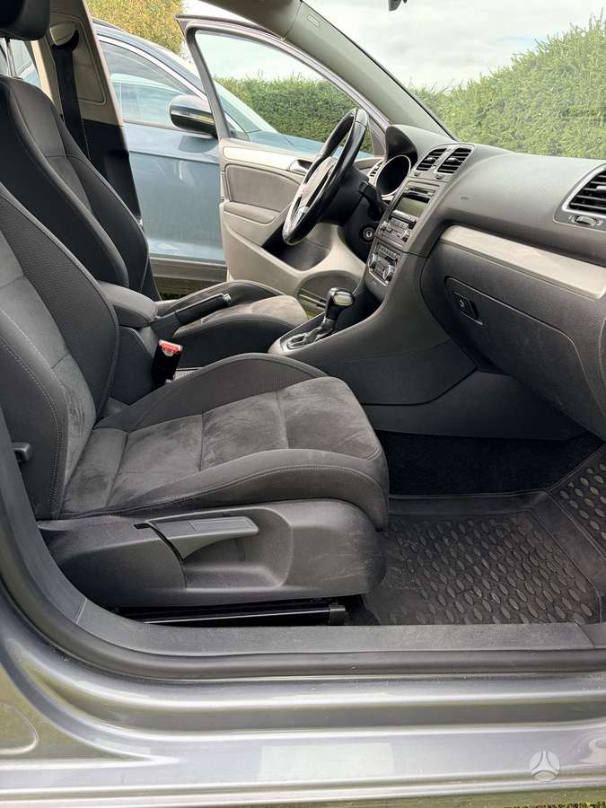 Volkswagen Golf - 11