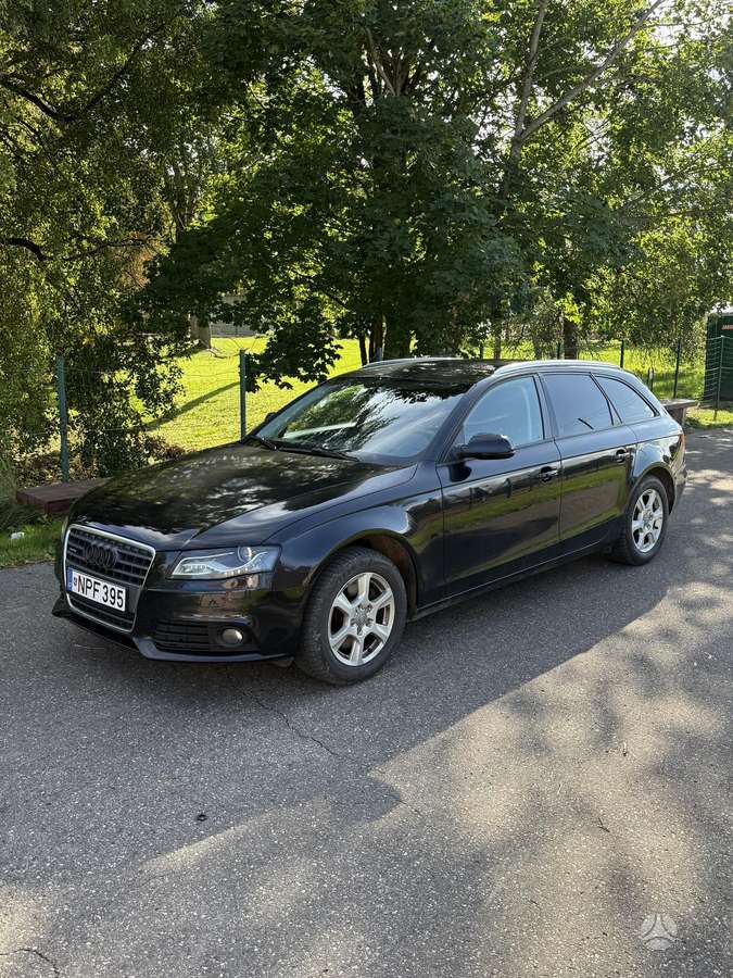 Audi A4, Универсал