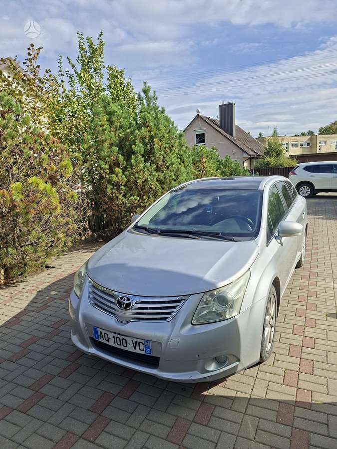 Toyota Avensis - 1
