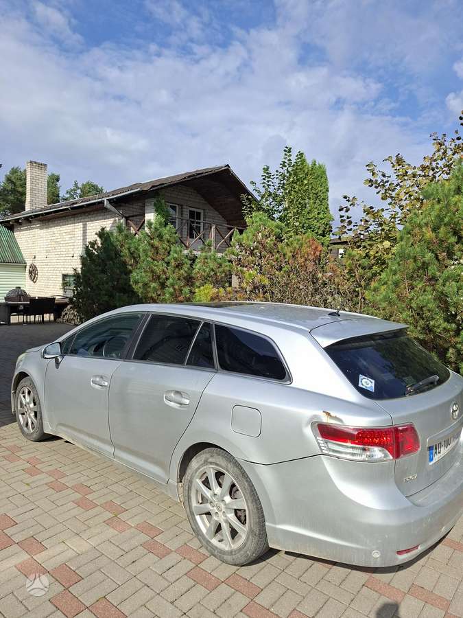 Toyota Avensis - 2