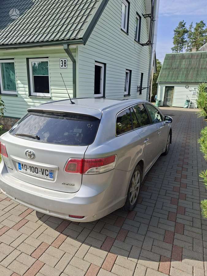 Toyota Avensis - 4