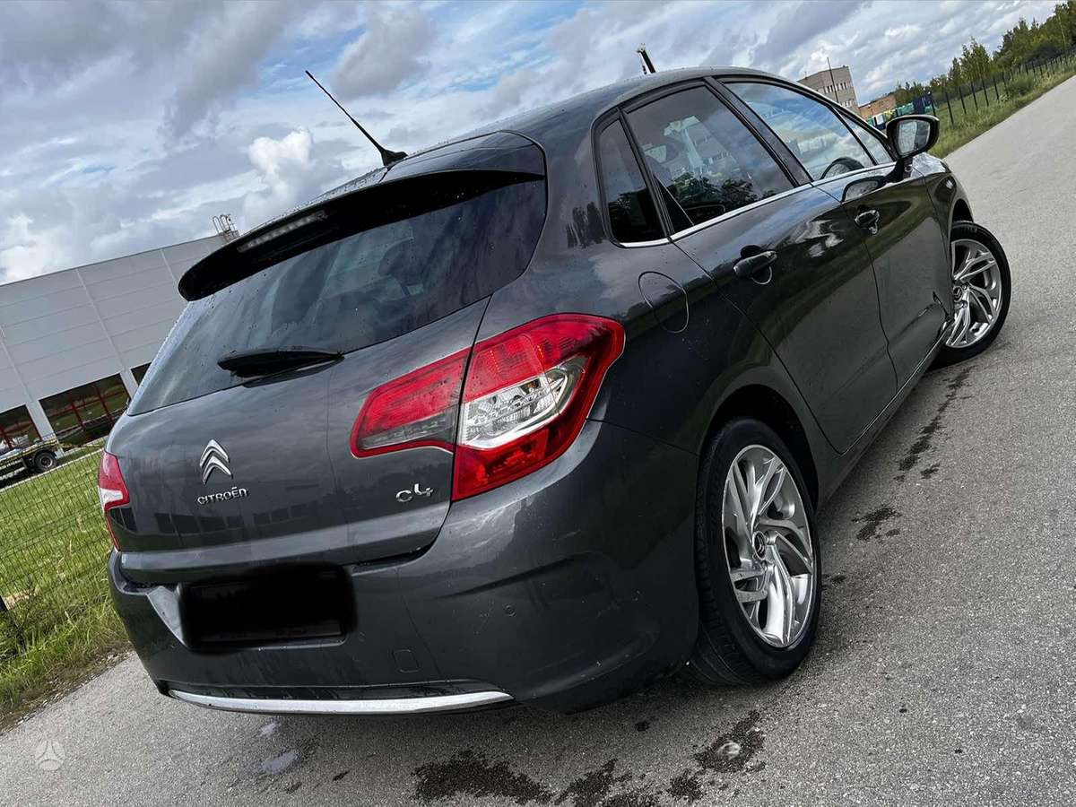 Citroen C4, 1.6 l., hatchback