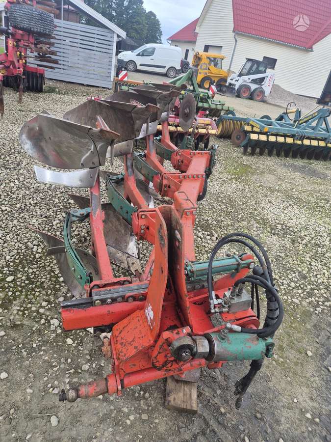 Kverneland 4X4 E-160, плуги