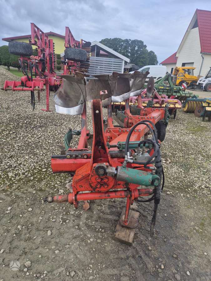 Kverneland 4X4 E-160, плуги
