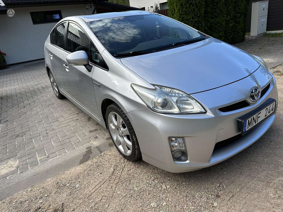 Toyota Prius - 3