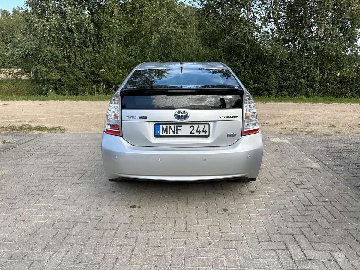 Toyota Prius - 4