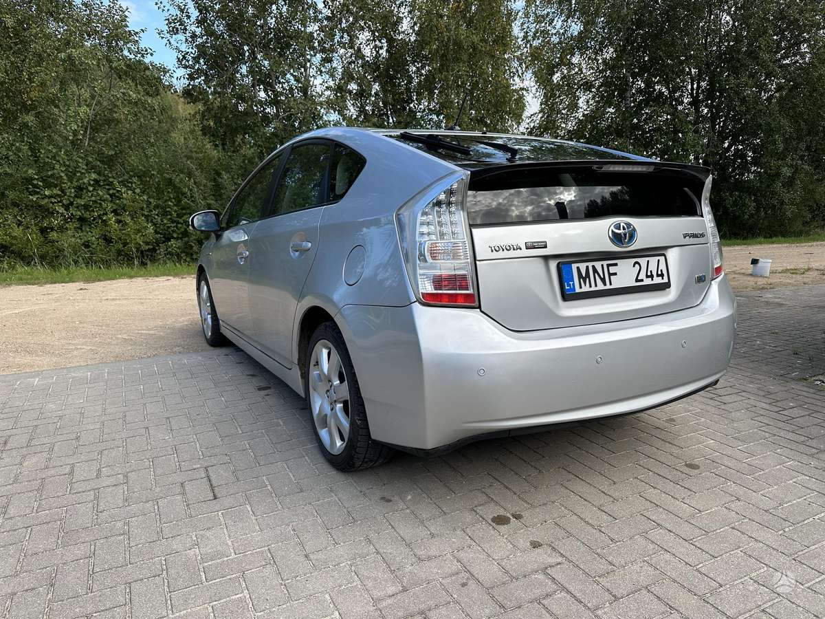 Toyota Prius - 5