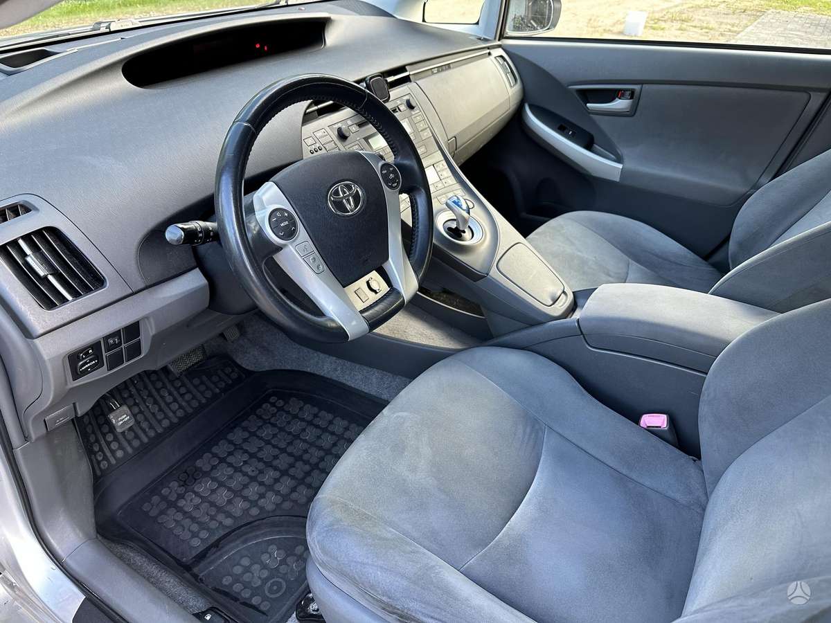 Toyota Prius - 8