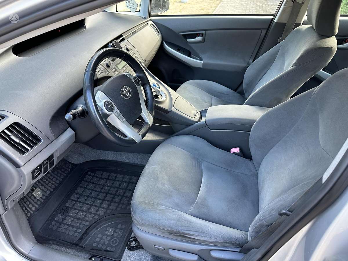 Toyota Prius - 9