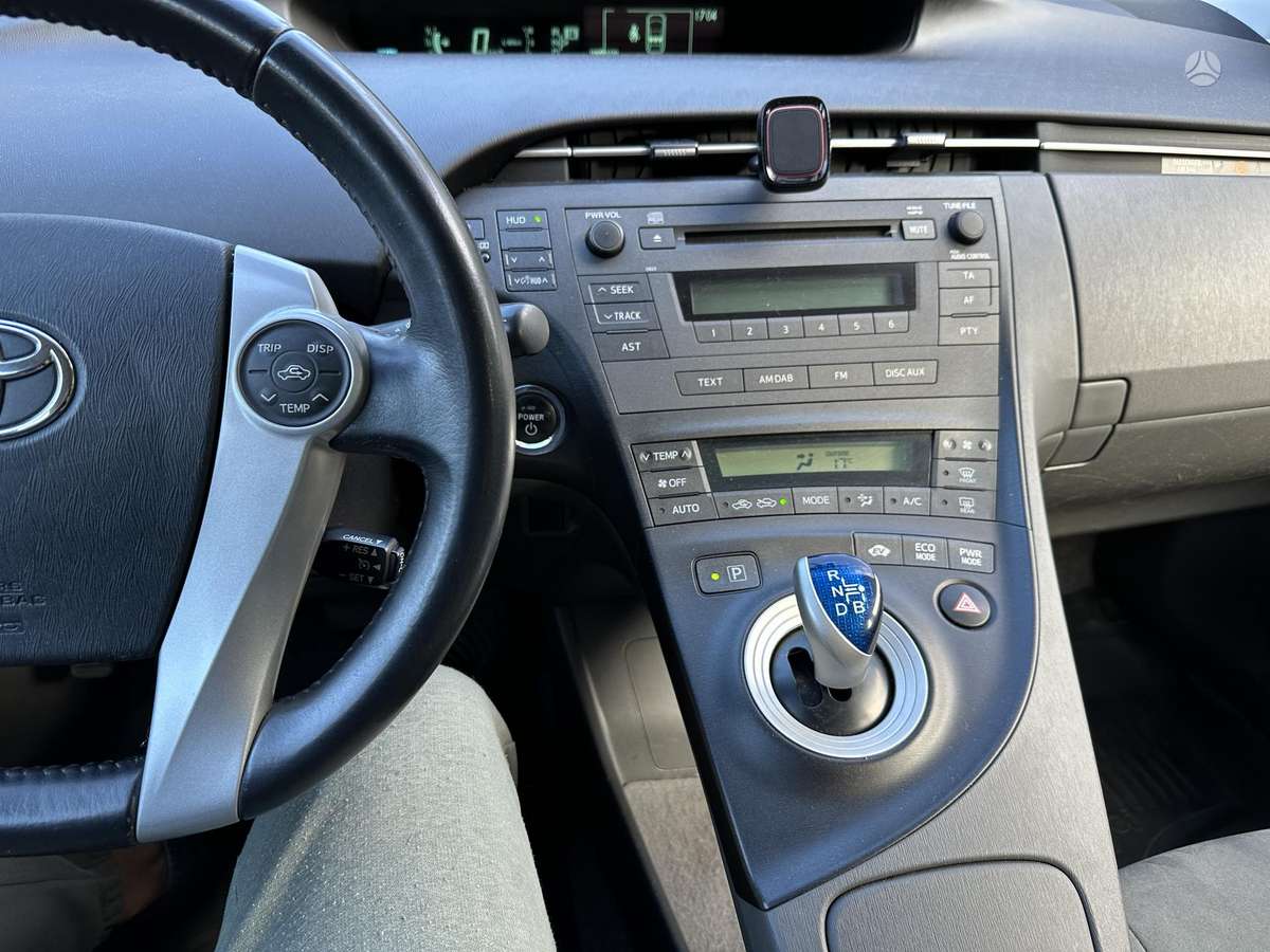 Toyota Prius - 12