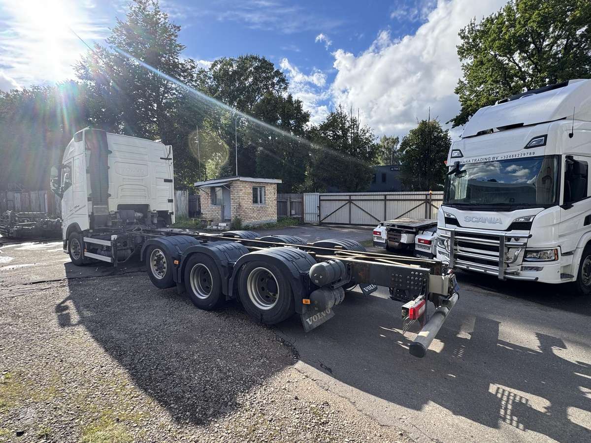 Volvo FH500, cab-chassis trucks