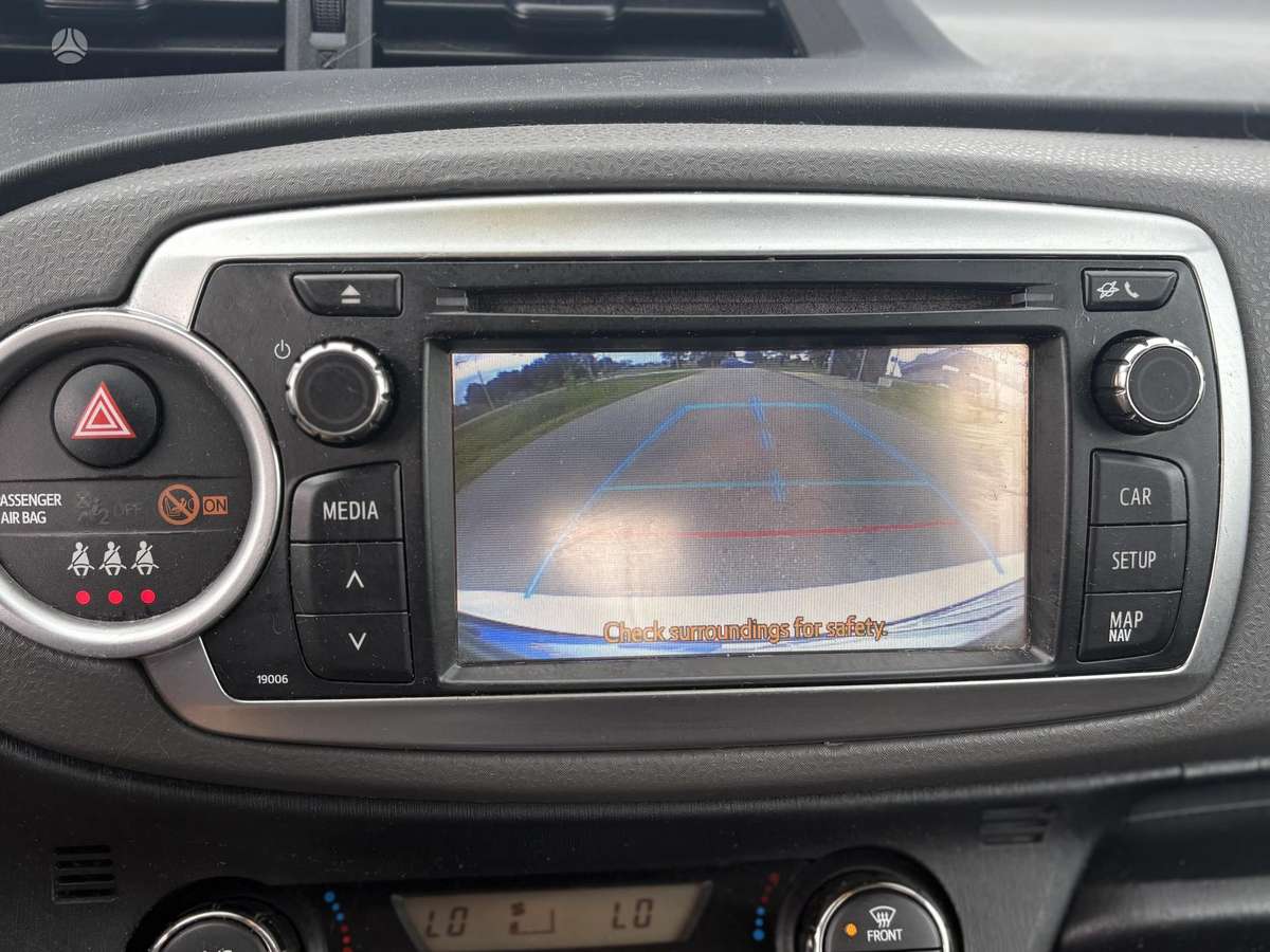Toyota Yaris - 11