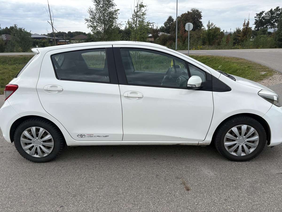 Toyota Yaris - 4