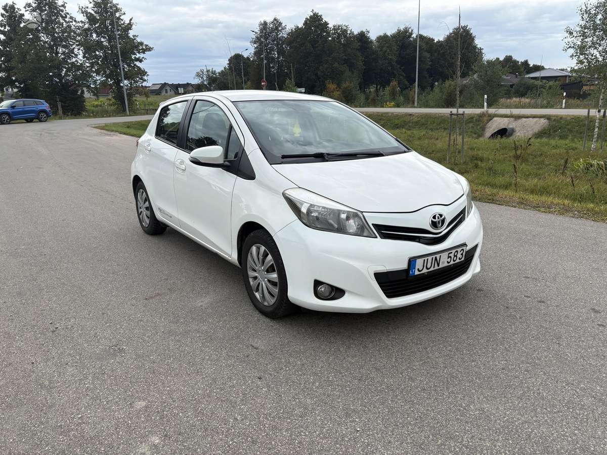 Toyota Yaris - 1