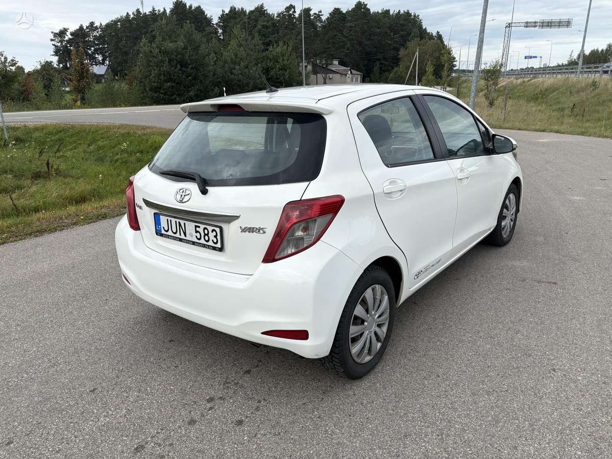 Toyota Yaris - 8