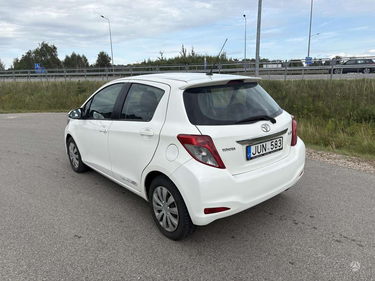 Toyota Yaris - 7