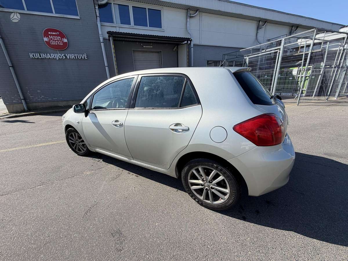 Toyota Auris - 1