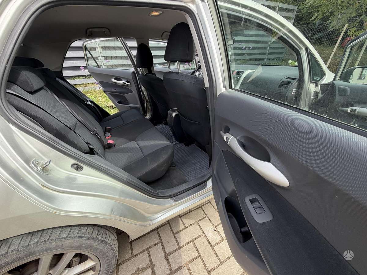 Toyota Auris - 11