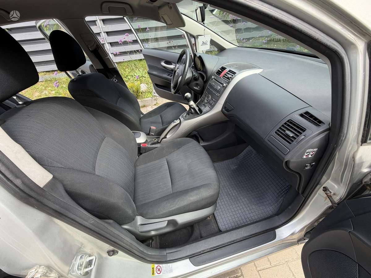 Toyota Auris - 12