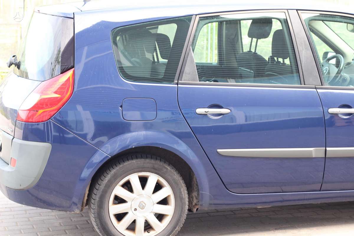 Renault Grand Scenic - 8