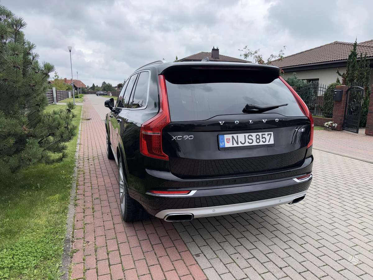 Volvo XC90, 2.0 l., off-road / crossover