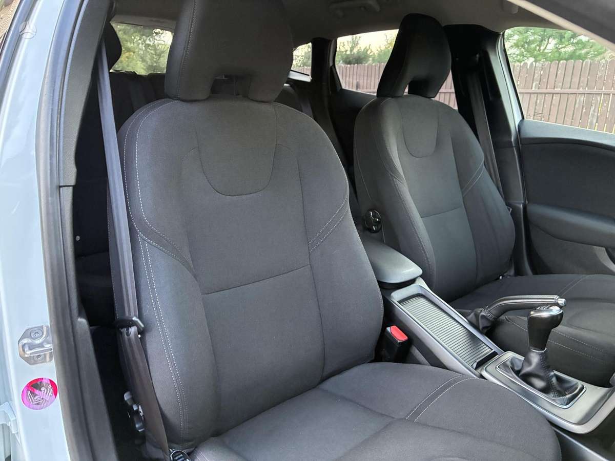 Volvo V40 - 11