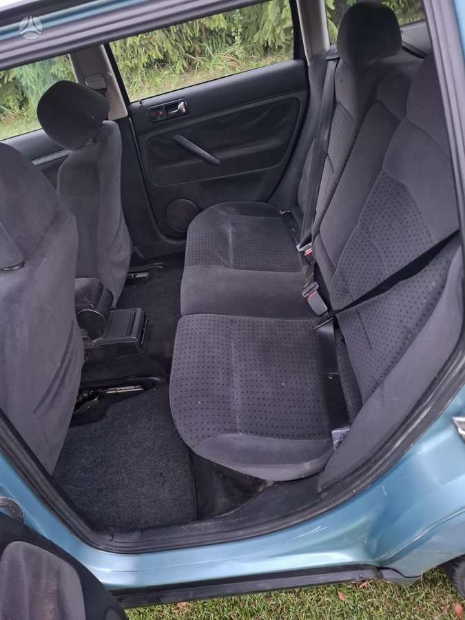 Volkswagen Passat - 11