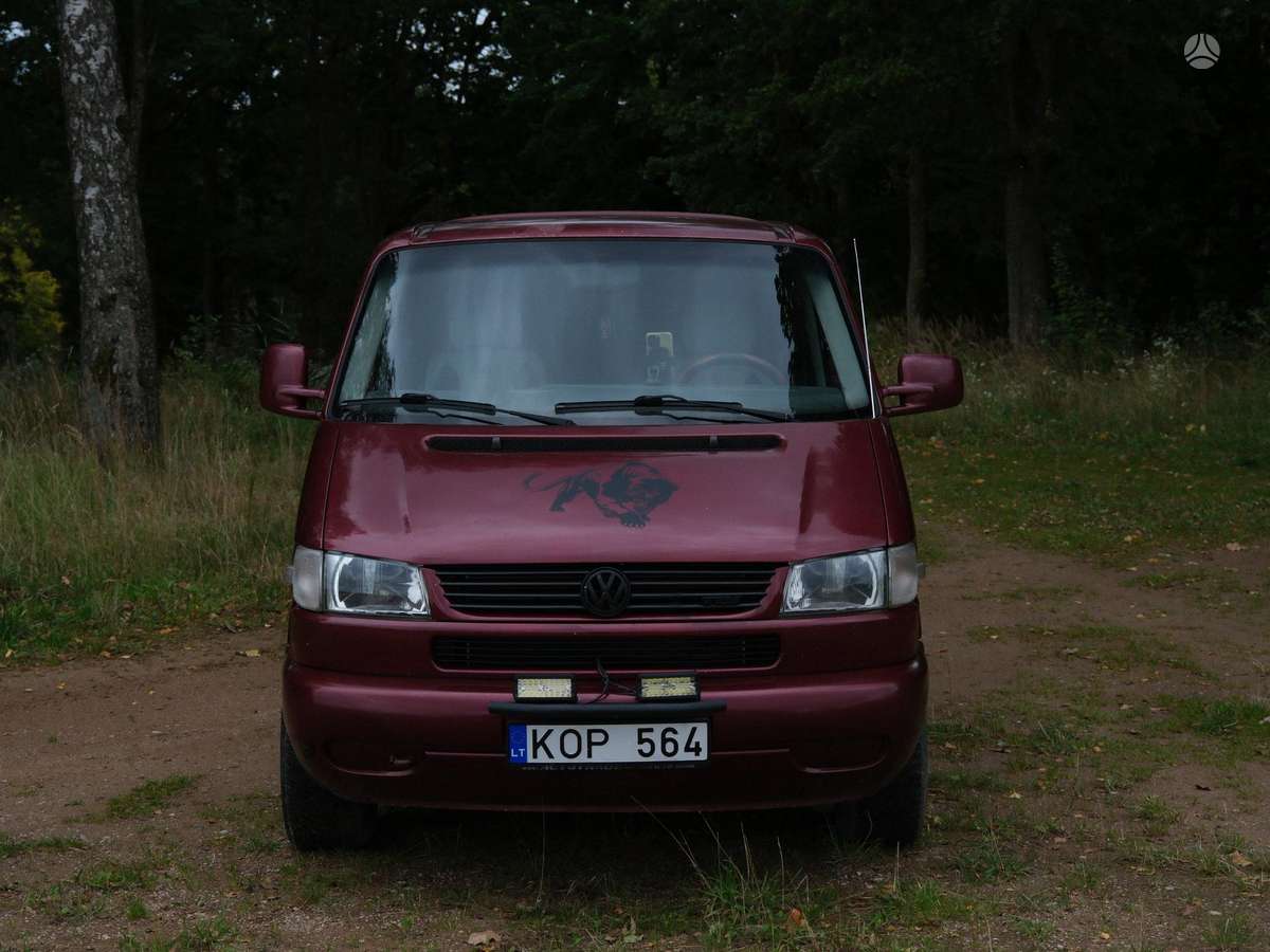 Volkswagen Caravelle - 1