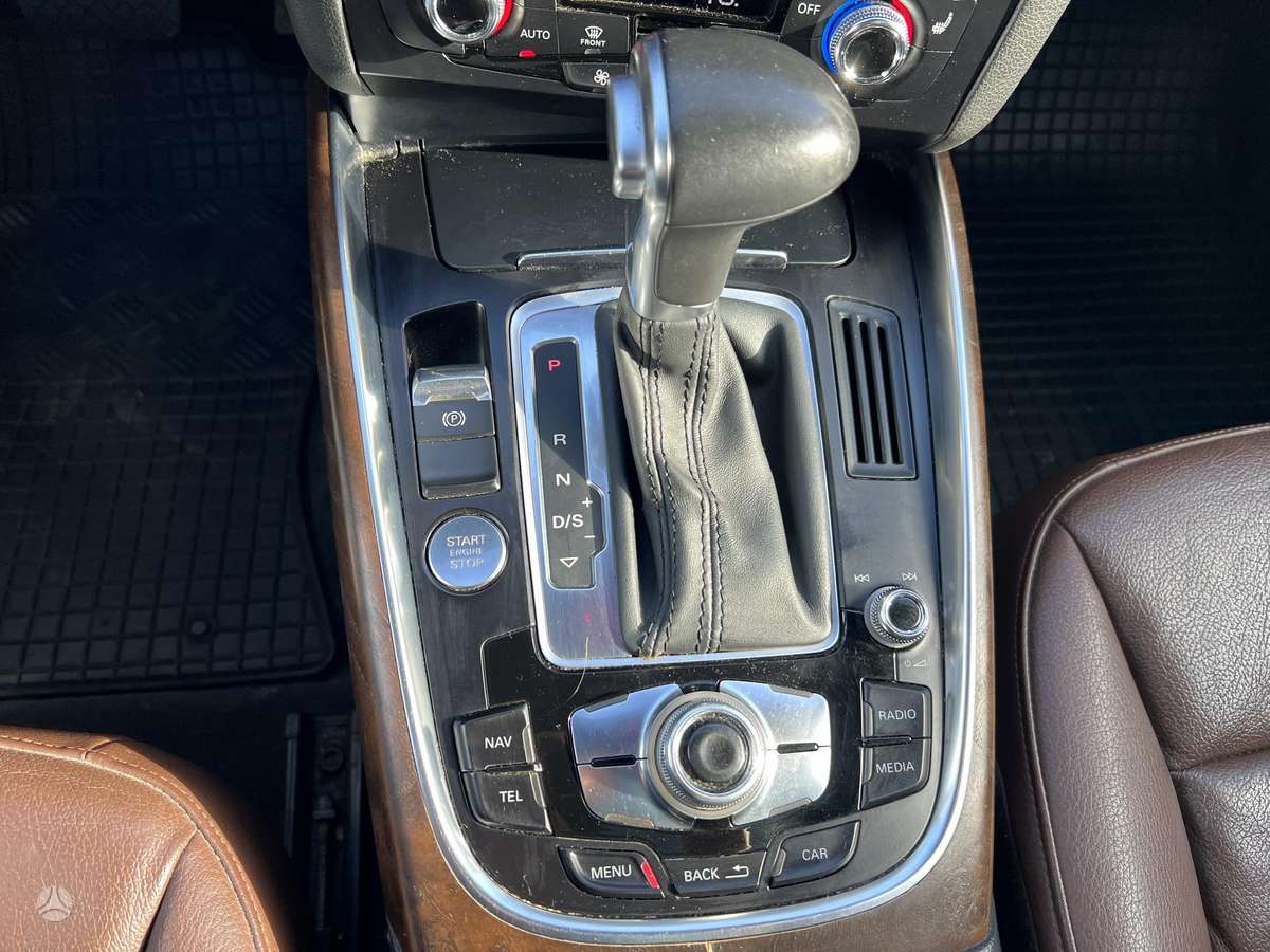 Audi Q5, 2.0 l., off-road / crossover