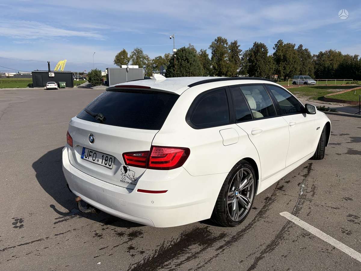 BMW 520, universalas