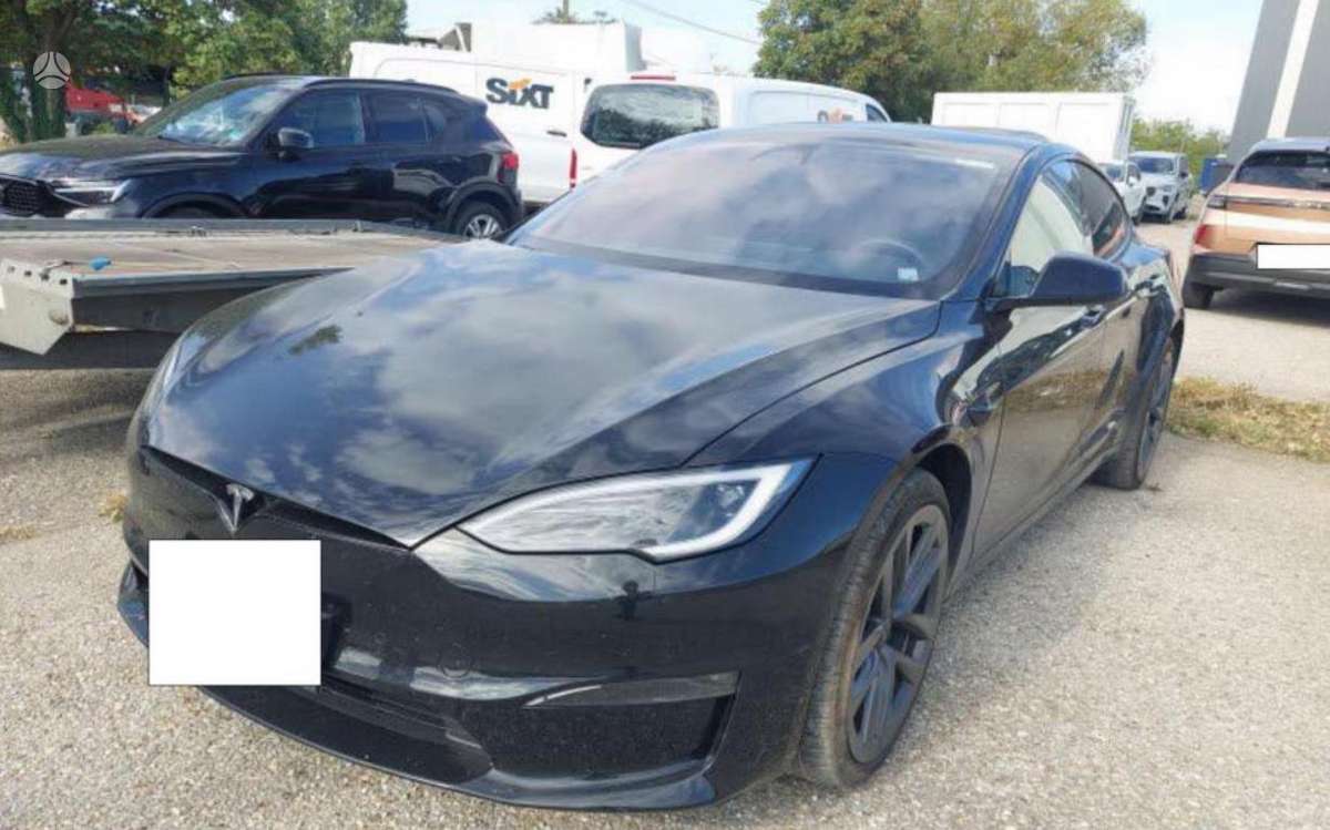 Tesla Model S - 3
