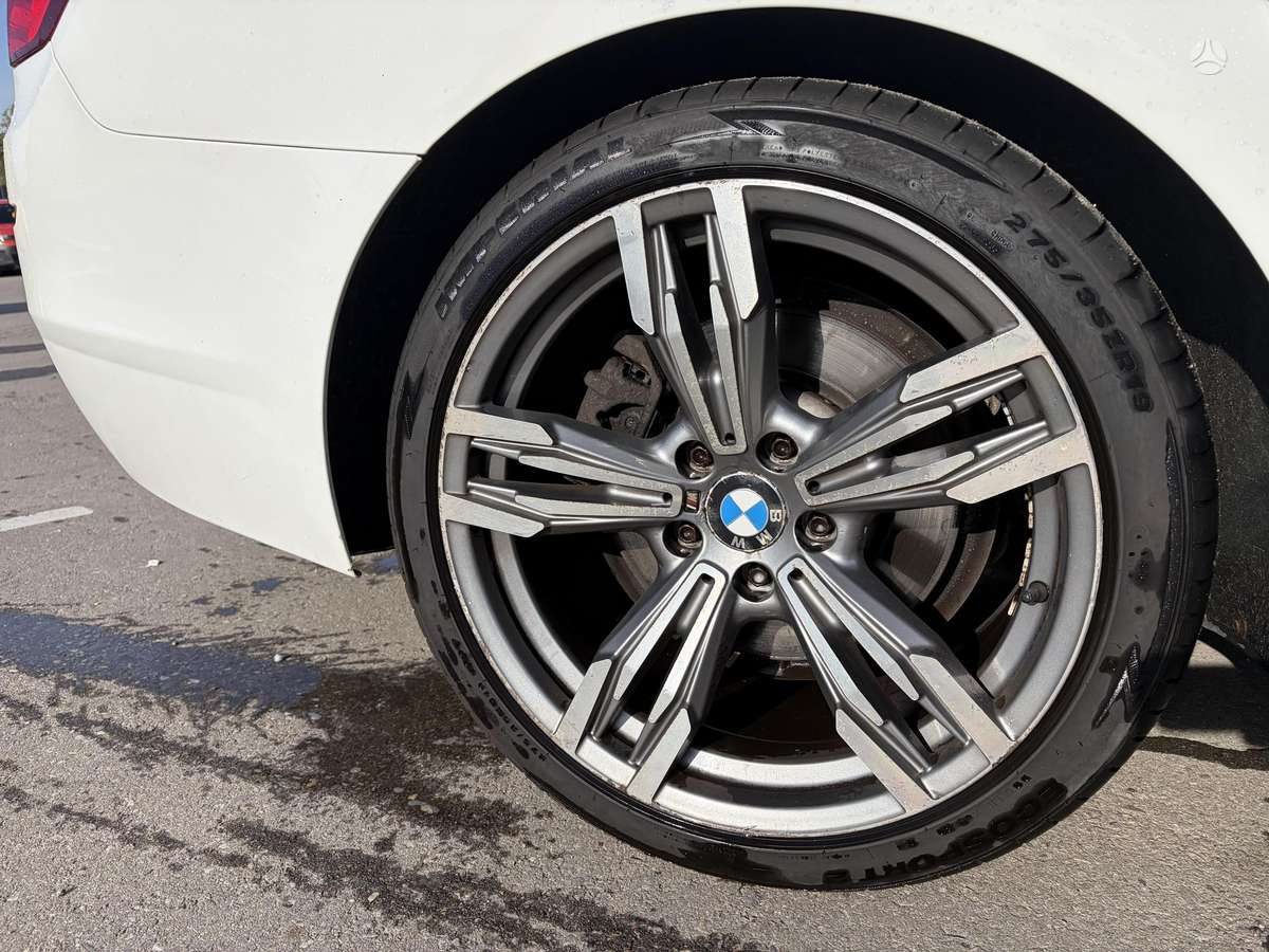 BMW 520, universalas