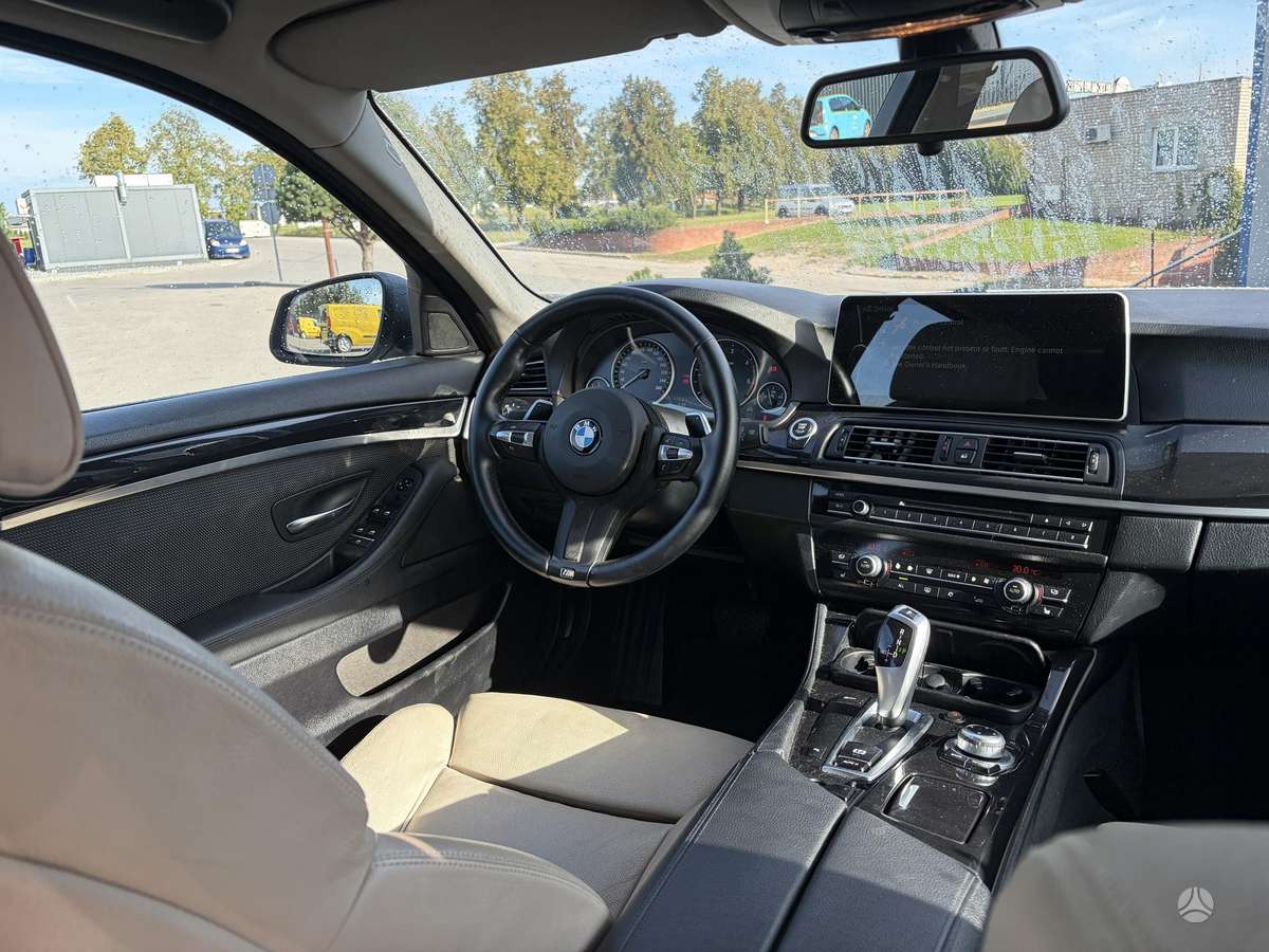 BMW 520, universalas