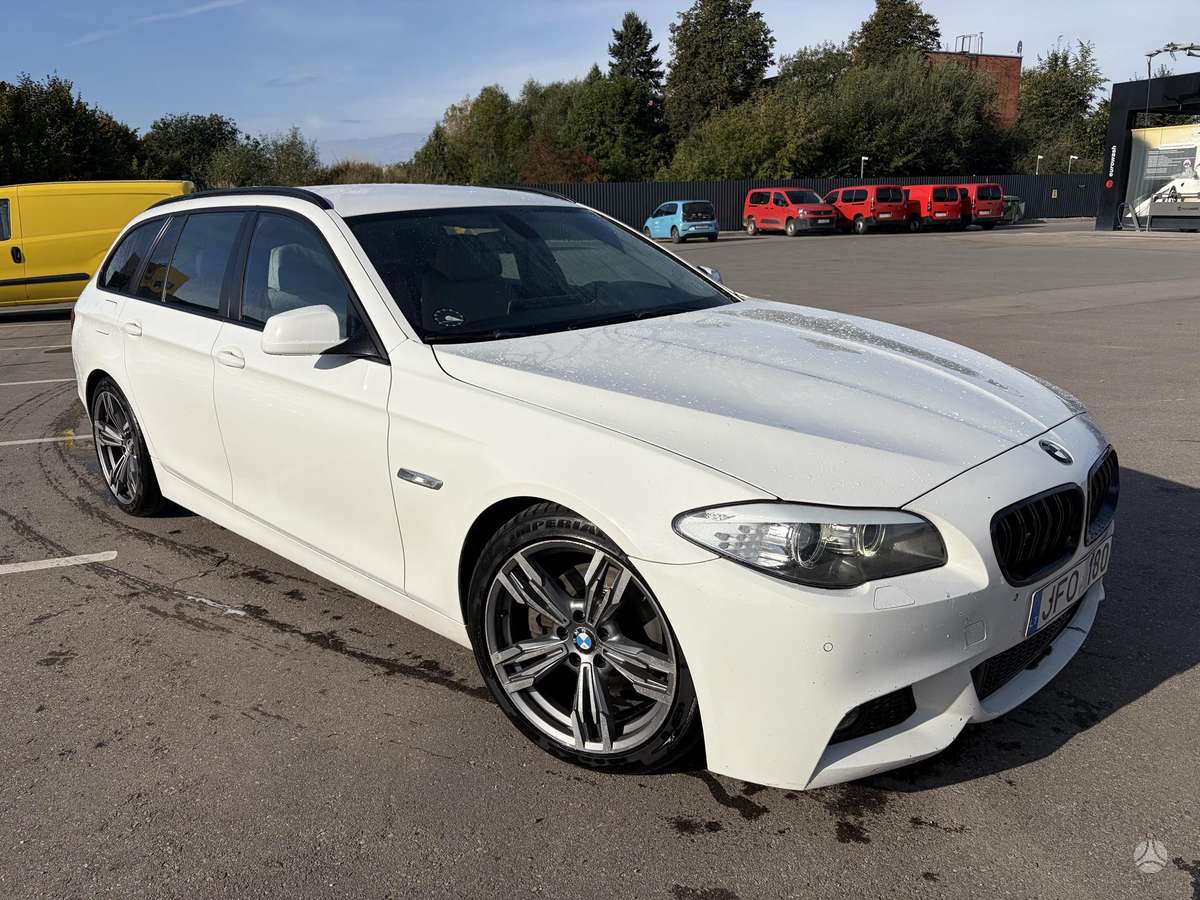 BMW 520, universalas