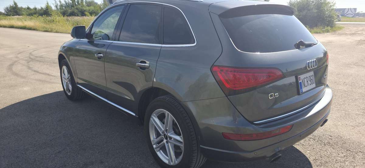 Audi Q5, 2.0 l., Внедорожник / Кроссовер