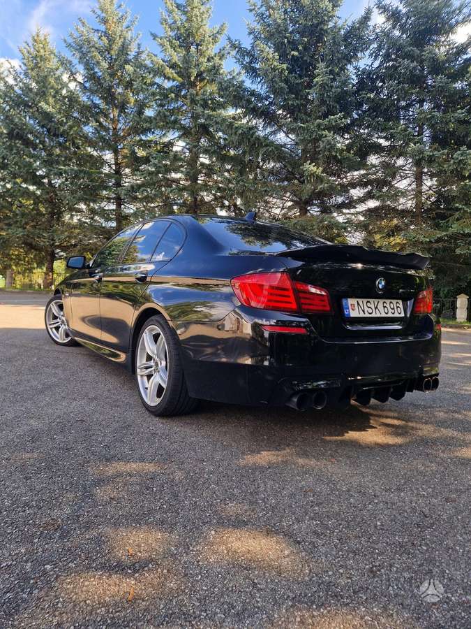 BMW 550, 4.4 l., Седан