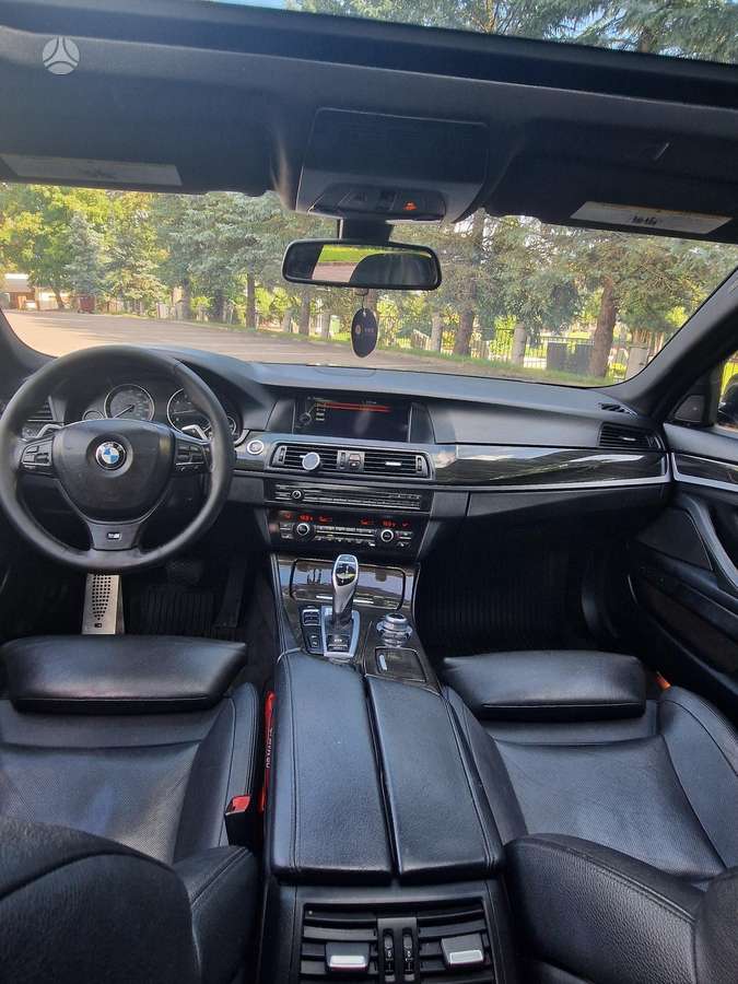 BMW 550, 4.4 l., Седан