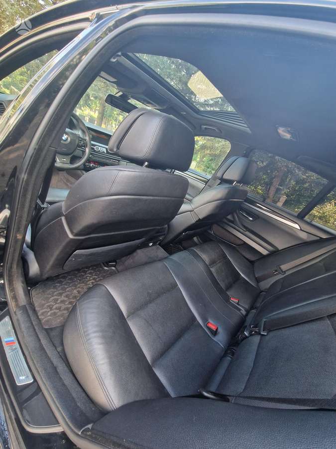 BMW 550, 4.4 l., Седан
