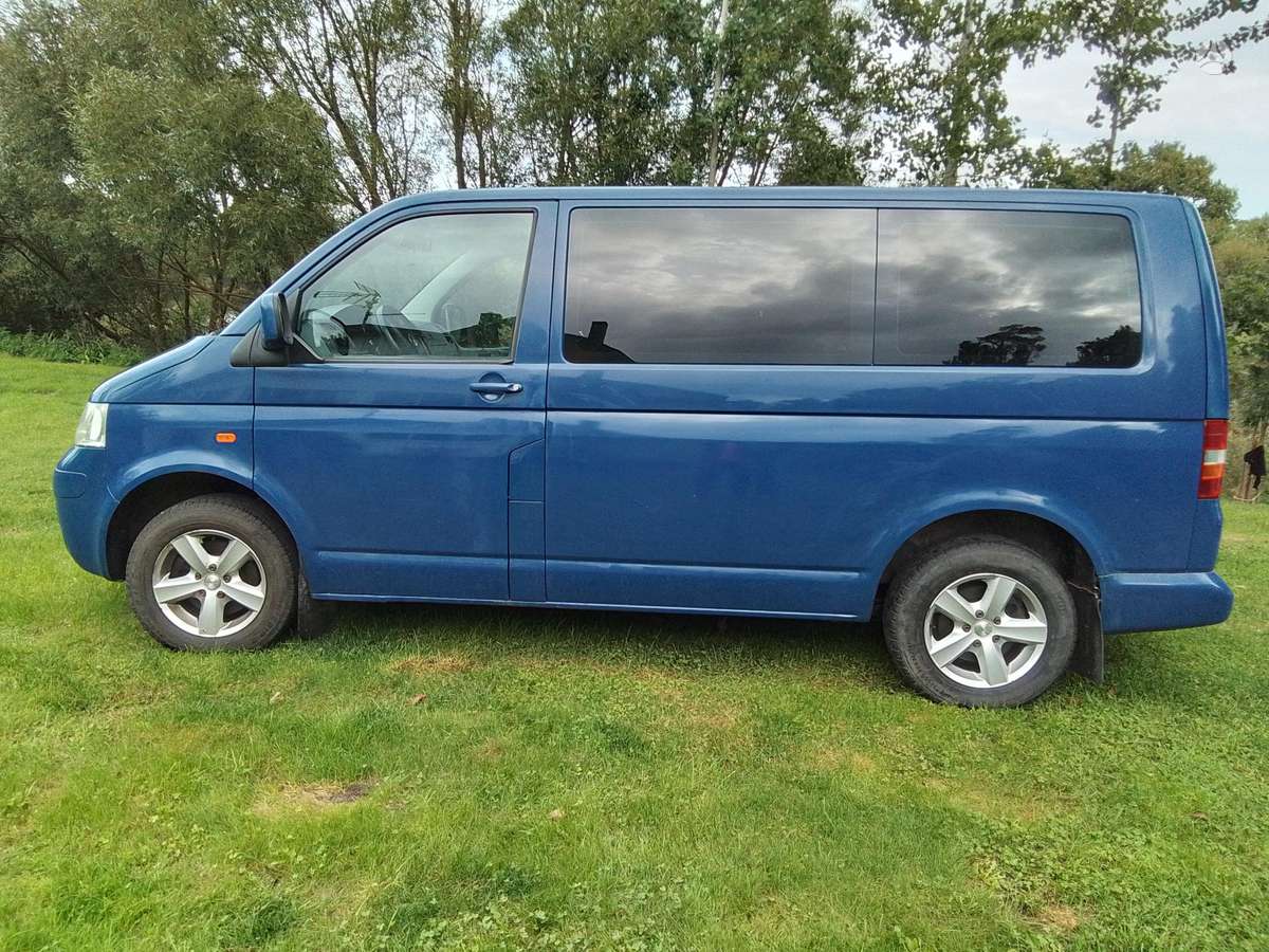 Volkswagen Transporter - 1