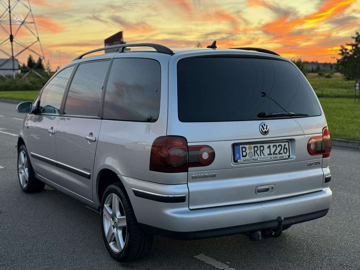 Volkswagen Sharan - 1