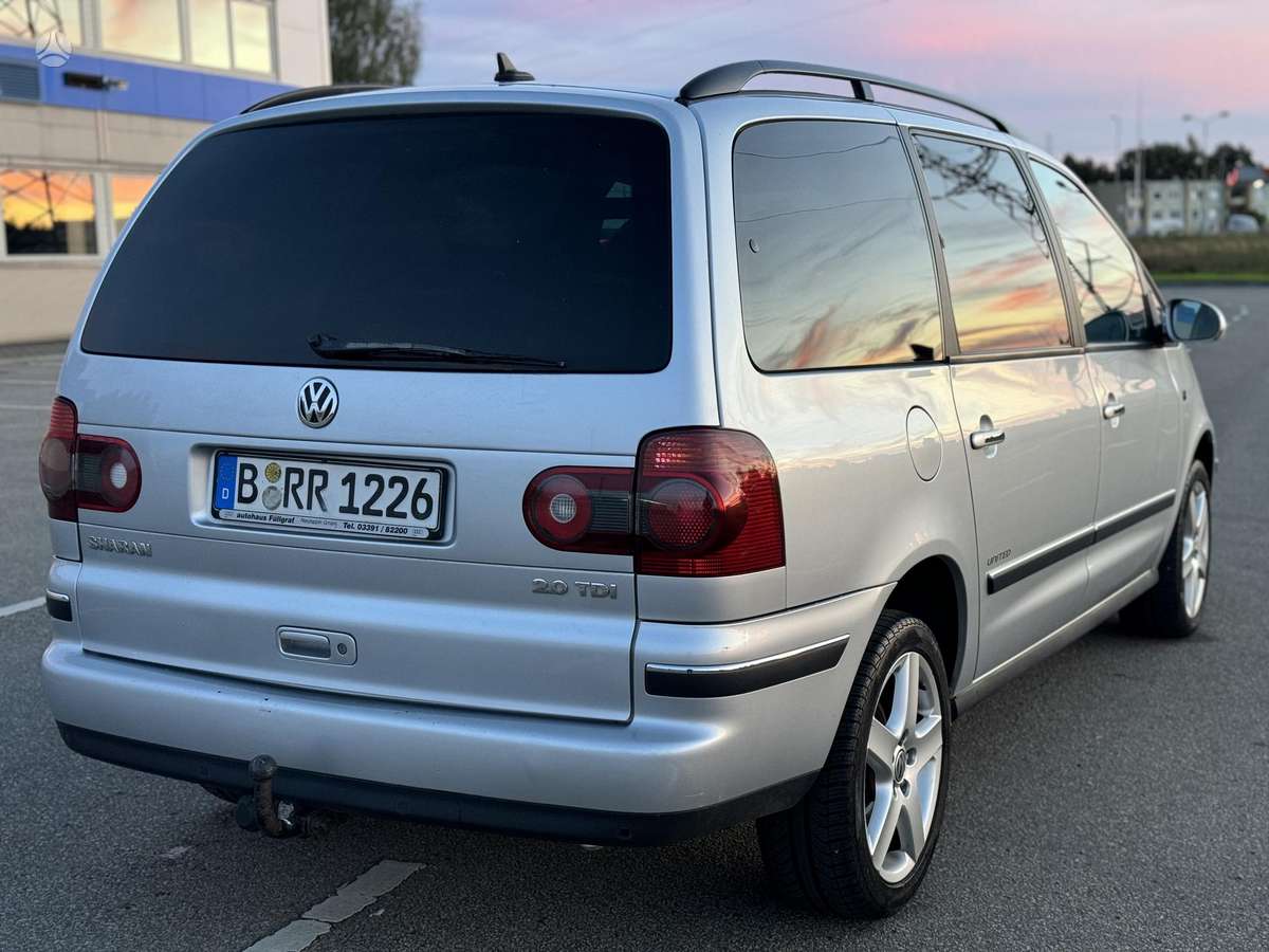 Volkswagen Sharan - 11